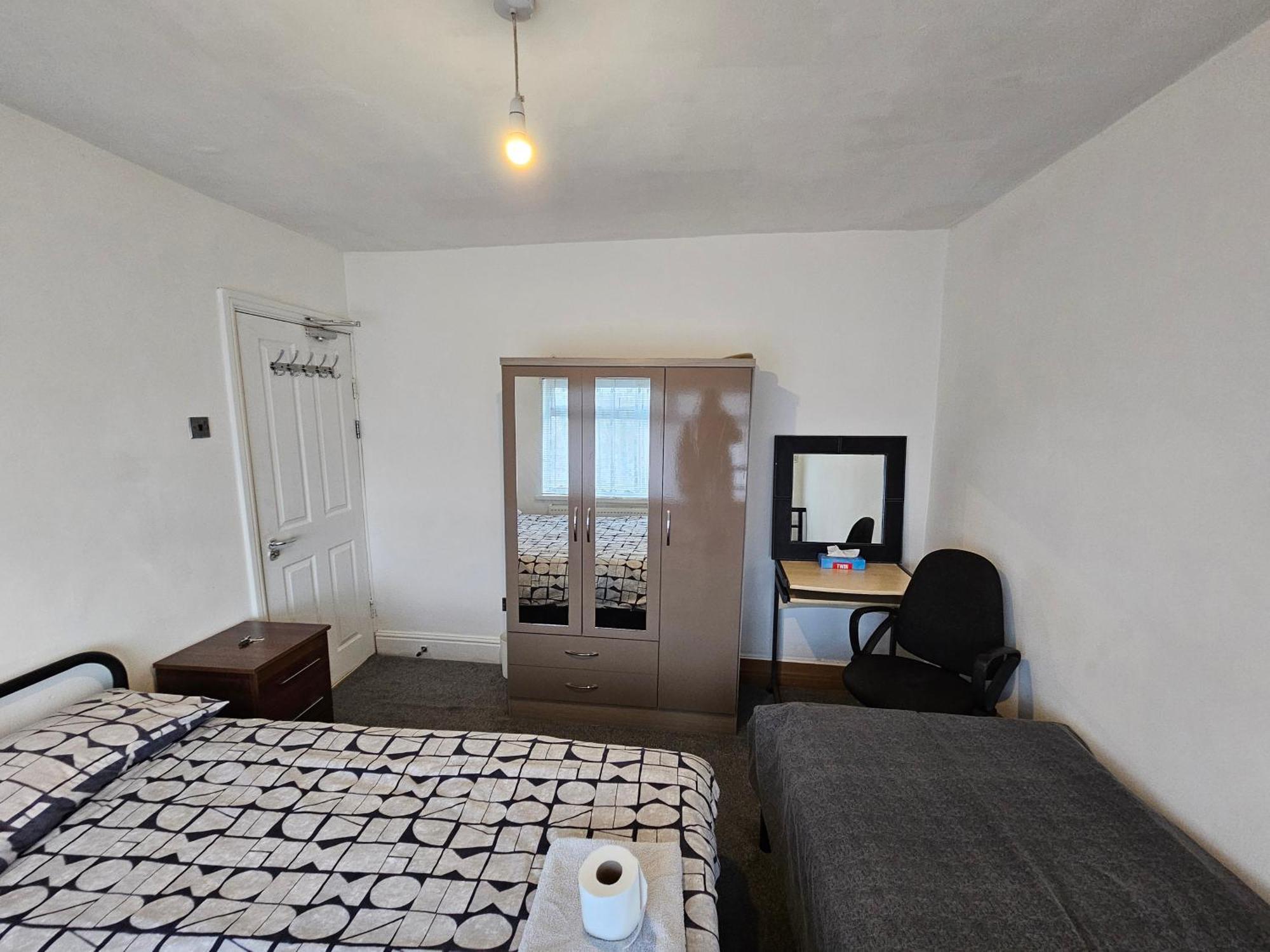 Monyhull Homestay - Near City Centre Kingsheath Nia Nec Bhx Birmingham Esterno foto